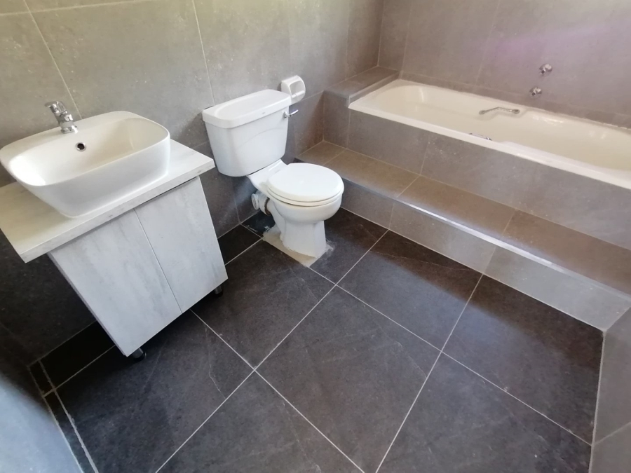 4 Bedroom Property for Sale in Heuwelsig Free State